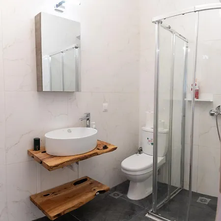 Queens Apartment *